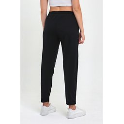 بنطال رياضي كلاسيكي نسائي بجيوب - أسود Women's Classic Pocketed Sweatpants - Black