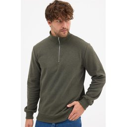 سويت شيرت رجالي قطني بياقة قائمة وسحاب نصفي، قصة عادية، لون كاكي Men's Khaki Standard Fit Cotton Half-Zip Stand-Up Collar Sweatshirt