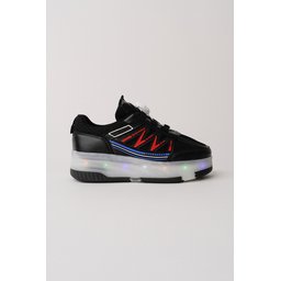 حذاء رياضي MUGGO SKY للأطفال بعجلات وإضاءة LED - أسود وأحمر MUGGO SKY Kids' Light-Up Roller Sneaker Shoes - Black & Red