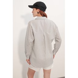 قميص نسائي مخطط واسع 20412 - أسود Women's Oversize Striped Shirt 20412 - Black