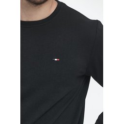سويت شيرت رجالي أسود بقصة عادية وياقة دائرية وتطريز Men's Black Regular Fit Crew Neck Sweatshirt with Embroidery Detail