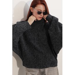 كنزة نسائية تريكو أوفرسايز بأكمام باتوينغ 15969 - أسود Women's Batwing Sleeve Oversize Knit Sweater 15969 - Black
