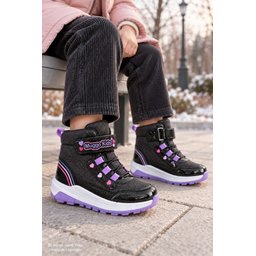 حذاء Muggo HUGGIE شتوي بناتي لامع بتفاصيل قلب، لاصق ورباط - أرجواني Muggo HUGGIE Girls' Winter Boots - Glitter, Heart Detail, Velcro & Laces - Lilac