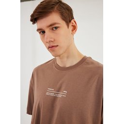 تيشيرت رجالي Leo بقصة واسعة 100% قطن بياقة دائرية وتفاصيل طباعة - لون فيزون Leo Men's Oversize T-Shirt 100% Cotton Crew Neck with Print Detail - Vizon