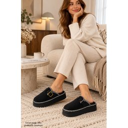 Muggo MAYRA شبشب نسائي شتوي يومي بفرو داخلي وإبزيم - أسود Muggo MAYRA Women's Winter Daily Slipper with Buckle & Faux Fur Lining - Black