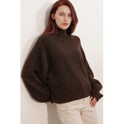 كنزة نسائية تريكو فضفاضة بأكمام خفاش 15969 - بني Women's Batwing Sleeve Oversize Knit Sweater 15969 - Brown