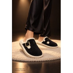 شبشب نسائي من Muggo CLAY شتوي مبطن بالفرو مع إبزيم - أسود Muggo CLAY Women's Plush Winter House Slipper with Fur Lining & Buckle - Black