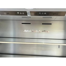 ثلاجة هايسنس 749 لتر (27 قدم) بأربعة أبواب مع محرك Inverter وتقنية Total No Frost Hisense 749L (27ft) Four-Door Refrigerator with Inverter Compressor and Total No Frost
