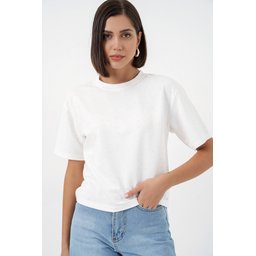 تيشيرت نسائي أبيض بتفاصيل حجرية - موديل 990 Women's Stone Detailed T-Shirt 990 - White