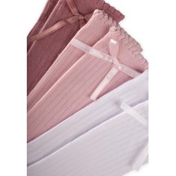 جوارب أطفال قصيرة بثلاث فيونكات - أبيض، بودرة، وردي مجفف (3-10 سنوات) Kids' Triple Bow Ankle Socks - White, Powder, Dried Rose (3-10 Years)