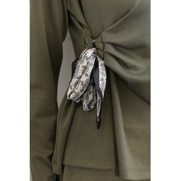 طقم بلوزة وتنورة نسائي مع وشاح 8077 - لون Çağla Women's Blouse and Skirt Set with Scarf 8077 - Çağla Color