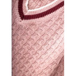 سترة صوفية برقبة V للأطفال بتصميم ضفيرة - وردي بودرة (2-9 سنوات) Kids' Braided V-Neck Sweater - Powder Pink (2-9 Years)