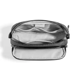 تومتوك - حقيبة ملحقات إلكترونية Light-T12 سعة 1.8 لتر - اسود Tomtoc Light-T12 Electronic Accessory Pouch 1.8L Black Plain
