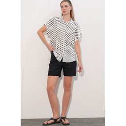 3711 بلوزة نسائية بنقاط بولكا نصف كم - أبيض 3711 Women's Polka Dot Half Sleeve Blouse - White