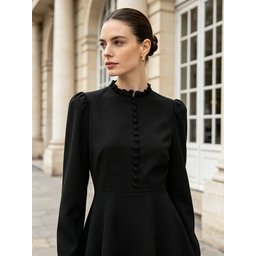 تونيك أسود أنيق بياقة مكشكشة وتفاصيل الدانتيل Black Tunic