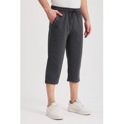 شورت برمودا رجالي أنثراسيت بجيوب جانبية، كابري تحت الركبة بخصر مطاطي قابل للتعديل Men's Anthracite Bermuda Shorts with Side Pockets, Knee-Length Capri with Adjustable Elastic Waist