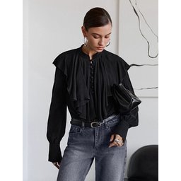 بلوزة سوداء بتصميم القصور الملكية والمكشكشة Palace-Style Ruffled Blouse