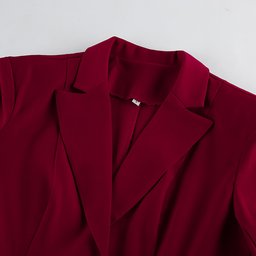 بدلة رسمية أنيقة بلون العنابي الكلاسيكي Suit