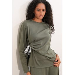 طقم بلوزة وتنورة نسائي مع وشاح 8077 - لون Çağla Women's Blouse and Skirt Set with Scarf 8077 - Çağla Color
