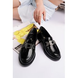 حذاء لوفر نسائي MUGGO ARVEN أسود بتفاصيل حجرية وإبزيم معدني MUGGO ARVEN Women's Loafer Shoes with Metal Buckle & Stone Detail - Black