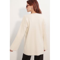 كارديجان نسائي تريكو أوفرسايز 15972 - كريم Women's Oversize Knit Cardigan 15972 - Cream