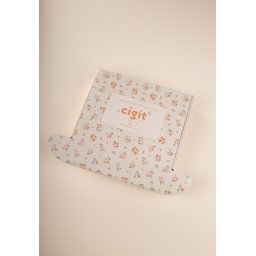 صندوق هدايا مزخرف للبنات 22*28 سم Patterned Gift Box for Girls 22*28 cm