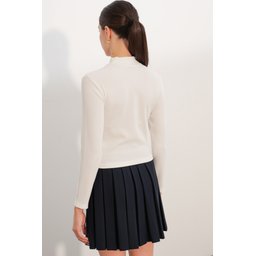 بلوزة نسائية بأكمام طويلة وتفاصيل أزرار 40044 - أبيض Women's Long Sleeve Button Detail Blouse 40044 - White