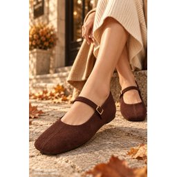 حذاء MUGGO FLEUR ماري جين نسائي مسطح برباط واحد ومقدمة مربعة - بني Muggo FLEUR Women's Single-Strap Square-Toe Flat Mary Jane Shoes - Brown