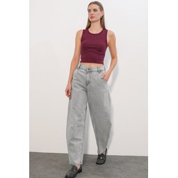 بنطلون جينز نسائي 6689 بخصر عالٍ وقصة باجي - رمادي 6689 Women's High-Waist Baggy Jeans - Grey