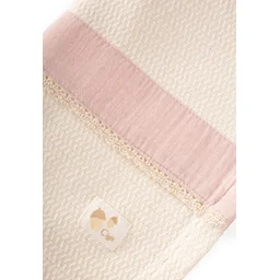 بطانية أطفال بنمط سلة وشرائط 85x100 سم - بودرة طبيعية Baby Blanket with Woven Pattern & Stripes 85x100 cm - Natural Powder
