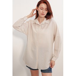 قميص نسائي مخطط كبير الحجم 20412 - بني Women's Oversize Striped Shirt 20412 - Brown