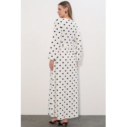 فستان نسائي طويل منسوج منقط 1525 - أبيض 1525 Women's Long Knitted Polka Dot Dress - White