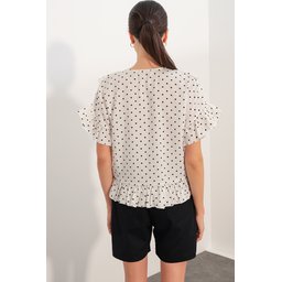بلوزة نسائية قصيرة الأكمام مكشكشة 40032 - أبيض Women's Short Sleeve Ruffled Blouse 40032 - White