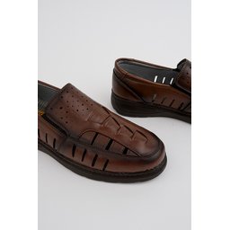 صندل MUGGO ROVERY رجالي يومي مريح بفتحات - توباكو MUGGO ROVERY Men's Casual Comfortable Perforated Sandals - Taba