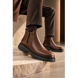 حذاء تشيلسي رجالي MUGGO LENOX جلد طبيعي بسحاب ونعل سميك - بني MUGGO LENOX Men's Genuine Leather Chelsea Boots with Zipper & Chunky Sole - Brown