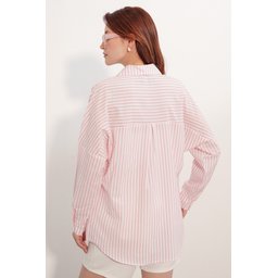 قميص نسائي مخطط واسع 20412 - وردي Women's Oversize Striped Shirt 20412 - Pink