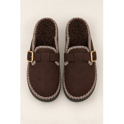 شبشب نسائي شتوي يومي Muggo MAYRA مبطن بالفرو مع إبزيم - بني Muggo MAYRA Women's Winter Daily Slipper with Buckle and Faux Fur Lining - Brown