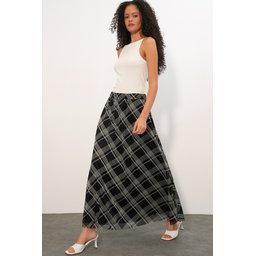 تنورة نسائية مبطنة بنقشة 8075 - أسود داكن Women's Patterned Lined Skirt 8075 - Dark Black