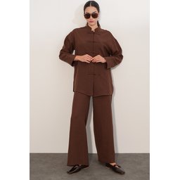 طقم نسائي قطعتين قميص وبنطلون كتان واسع 30126 - بني Women's Oversize Linen Shirt and Pants Two-Piece Set 30126 - Brown