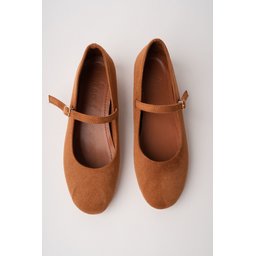 حذاء باليه نسائي Muggo BERNY بكعب مخفي وحزام واحد من الجلد - لون توبا Muggo BERNY Women's Hidden Heel Leather Single Strap Ballet Flats - Taba