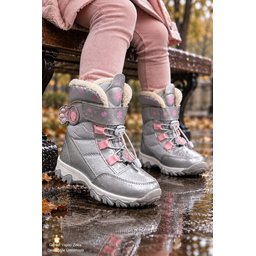 بوت Muggo TIGGER بناتي مبطن بالفرو برباط وشريط لاصق - فضي Muggo TIGGER Girls' Fur-Lined Lace-Up and Velcro Boots - Silver
