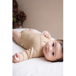 سالوبيت Sundres متقاطع للأطفال 0-18 شهر Sundres Crossover Baby Bodysuit 0-18 Months