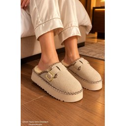 شبشب نسائي شتوي يومي Muggo MAYRA مبطن بالفرو مع إبزيم - بيج Muggo MAYRA Women's Winter Daily Slipper with Buckle and Faux Fur Lining - Beige