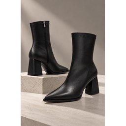 بوت نسائي Muggo VELORA أسود بكعب سميك ومقدمة مدببة وسحاب Muggo VELORA Women's Pointed Toe Chunky Heel Zipper Ankle Boots - Black