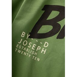 سويت شيرت شتوي للأولاد بطبعة - أخضر زيتي (8-12 سنة) Boys' Printed Winter Sweatshirt - Olive Green (8-12 Years)