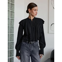 بلوزة سوداء بتصميم القصور الملكية والمكشكشة Palace-Style Ruffled Blouse