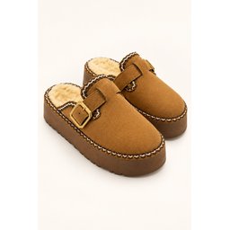 شبشب نسائي شتوي يومي Muggo MAYRA مبطن بالفرو مع إبزيم - توباكو Muggo MAYRA Women's Buckled Faux-Fur Lined Winter Daily Slipper - Taba