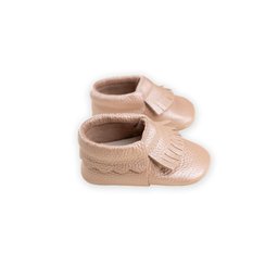 حذاء أطفال جلدي - لون بودرة (مقاس 17-21) Leather Baby Shoes - Powder Pink (Sizes 17-21)