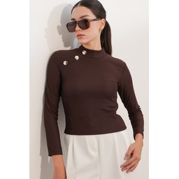 بلوزة نسائية بأكمام طويلة وتفاصيل أزرار 40044 - بني Women's Long Sleeve Button Detail Blouse 40044 - Brown