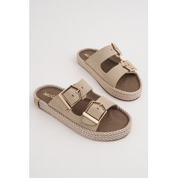 Muggo GOLDY حذاء نسائي مريح بكعب مسطح قابل للتعديل بإبزيم مزدوج - بيج Muggo GOLDY Women's Double Buckle Adjustable Comfortable Flat Sandals - Beige